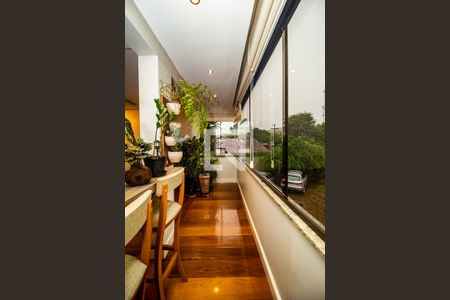 Apartamento à venda com 121m², 3 quartos e 2 vagas Apartamento à venda com 121m², 3 quartos e 2 vagasVaranda