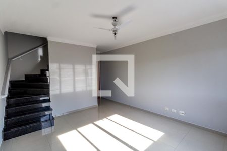 Sala  de casa para alugar com 2 quartos, 130m² em Vila Guilhermina, São Paulo