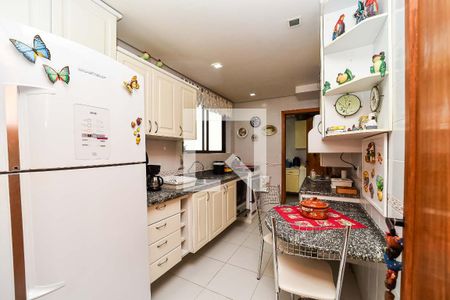 Cozinha de apartamento à venda com 3 quartos, 131m² em Auxiliadora, Porto Alegre