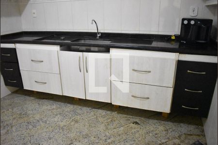 Casa para alugar com 204m², 5 quartos e 1 vagaCozinha - Armários