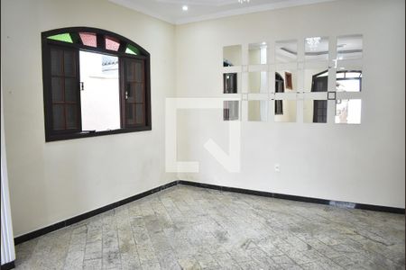 Sala de casa para alugar com 5 quartos, 204m² em Campo Grande, Rio de Janeiro