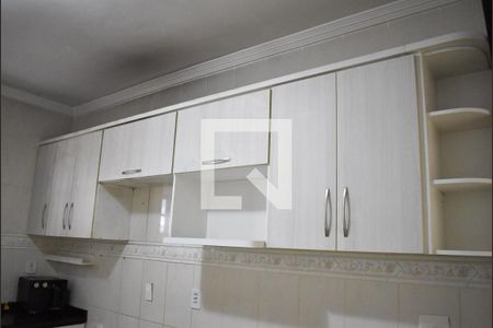 Casa para alugar com 204m², 5 quartos e 1 vagaCozinha - Armários