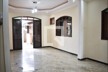 Sala de casa para alugar com 5 quartos, 204m² em Campo Grande, Rio de Janeiro