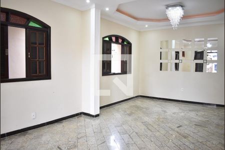 Sala de casa para alugar com 5 quartos, 204m² em Campo Grande, Rio de Janeiro