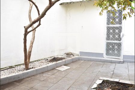 Casa para alugar com 204m², 5 quartos e 1 vagaQuintal