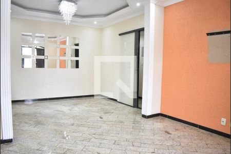 Sala de casa para alugar com 5 quartos, 204m² em Campo Grande, Rio de Janeiro