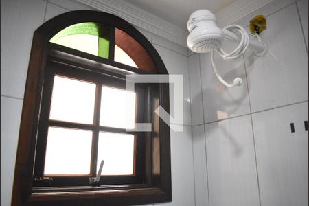 Casa para alugar com 204m², 5 quartos e 1 vagaChuveiro