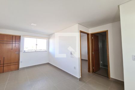 Sala e Cozinha de apartamento para alugar com 2 quartos, 37m² em Vila Ivone, São Paulo
