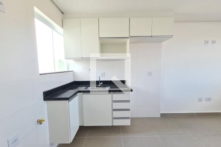 Sala e Cozinha de apartamento para alugar com 2 quartos, 37m² em Vila Albano, São Paulo