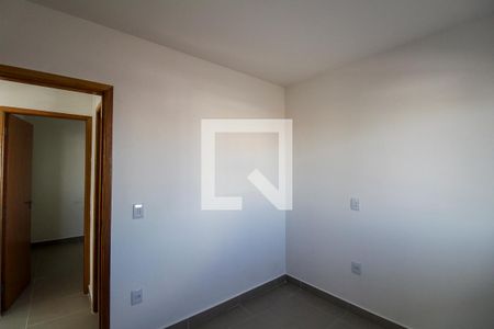 Quarto 1 de apartamento para alugar com 2 quartos, 37m² em Vila Ivone, São Paulo