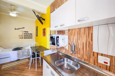 Cozinha de kitnet/studio para alugar com 1 quarto, 20m² em Centro, Jacareí
