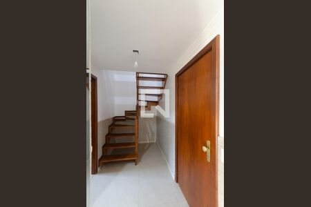 Escada de casa de condomínio para alugar com 3 quartos, 200m² em Espírito Santo, Porto Alegre