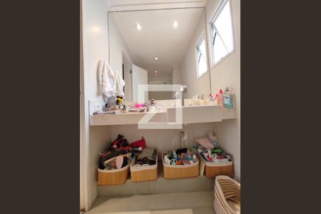 Apartamento à venda com 140m², 3 quartos e 3 vagasBanheiro da suíte