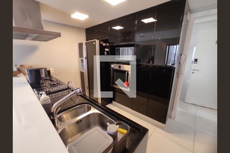 Cozinha de apartamento à venda com 3 quartos, 140m² em Perdizes, São Paulo