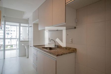 Apartamento para alugar com 92m², 3 quartos e 2 vagas Apartamento para alugar com 92m², 3 quartos e 2 vagasCozinha e Área de Serviço