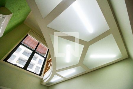 Teto Sala de apartamento para alugar com 1 quarto, 58m² em Moema, São Paulo