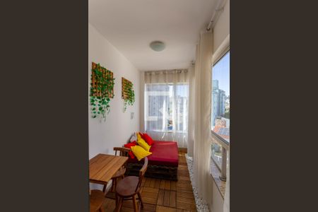 Sala de apartamento à venda com 2 quartos, 117m² em Vila Paquetá, Belo Horizonte