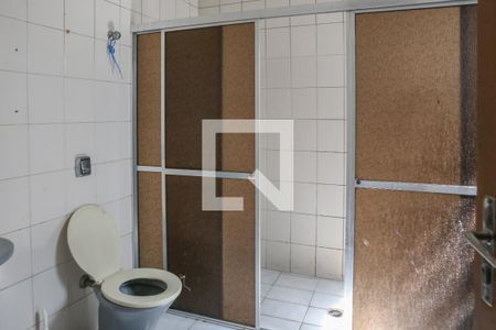 Banheiro Social de casa à venda com 5 quartos, 410m² em Vila Ipojuca, São Paulo