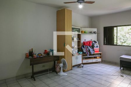 Suíte de casa à venda com 5 quartos, 410m² em Vila Ipojuca, São Paulo