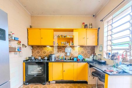 Casa à venda com 600m², 4 quartos e 5 vagas Casa à venda com 600m², 4 quartos e 5 vagasCozinha