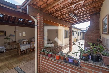 Área Externa de casa à venda com 2 quartos, 320m² em Vila Moinho Velho, São Paulo