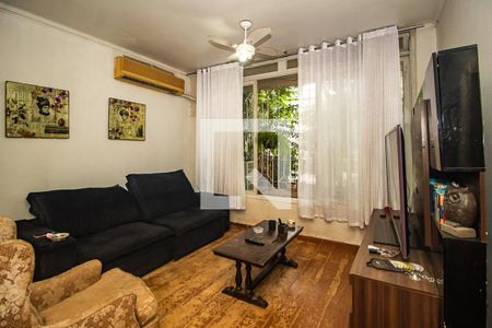 Sala de casa à venda com 8 quartos, 200m² em Santo Antônio, Porto Alegre