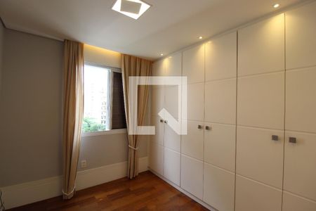 Quarto 1 de apartamento para alugar com 3 quartos, 115m² em Itaim Bibi, São Paulo