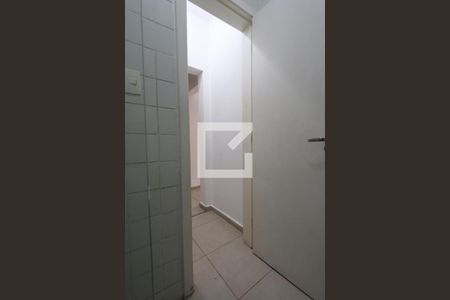 Banheiro de kitnet/studio para alugar com 1 quarto, 30m² em República, São Paulo