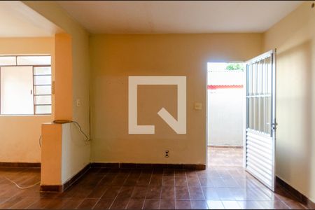 Sala de casa para alugar com 1 quarto, 70m² em Vila Serralheiro, São Paulo