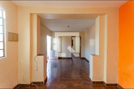 Sala de casa para alugar com 1 quarto, 70m² em Vila Serralheiro, São Paulo