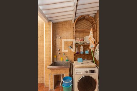 Casa à venda com 105m², 3 quartos e 2 vagasArea de Serviços