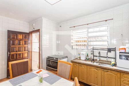 Casa à venda com 105m², 3 quartos e 2 vagasCozinha