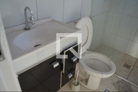 Banheiro de apartamento para alugar com 2 quartos, 54m² em Chacaras Reunidas Santa Terezinha, Contagem