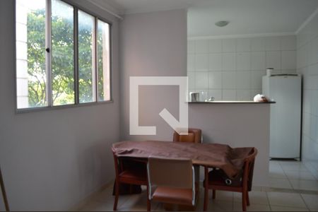 Sala de apartamento para alugar com 2 quartos, 54m² em Chacaras Reunidas Santa Terezinha, Contagem
