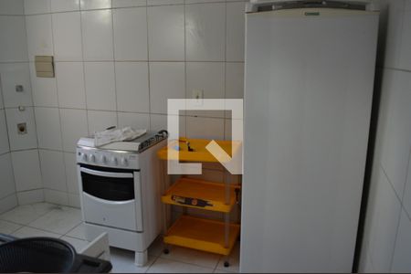 Cozinha de apartamento para alugar com 2 quartos, 54m² em Chacaras Reunidas Santa Terezinha, Contagem