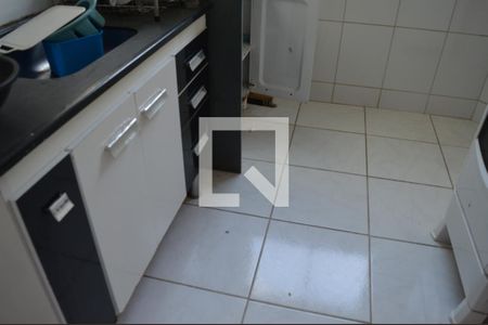 Cozinha de apartamento para alugar com 2 quartos, 54m² em Chacaras Reunidas Santa Terezinha, Contagem