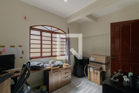 Casa à venda com 242m², 5 quartos e 4 vagasEscritorio