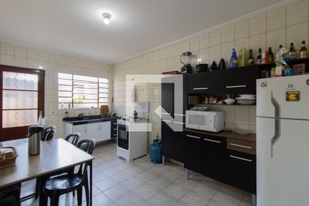 Casa à venda com 242m², 5 quartos e 4 vagasCozinha