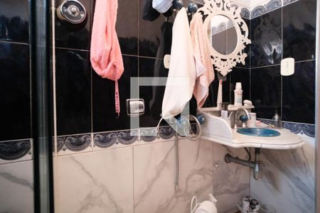 Casa à venda com 180m², 4 quartos e 1 vagaBanheiro 2