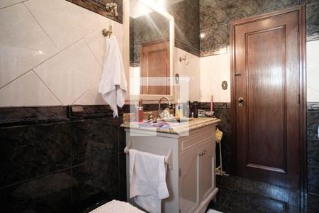 Casa à venda com 180m², 4 quartos e 1 vagaBanheiro 3