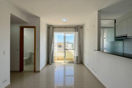 Sala de apartamento para alugar com 2 quartos, 59m² em Jardim Tupanci, Barueri