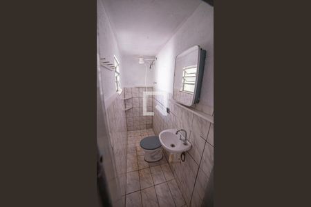 Banheiro de casa para alugar com 1 quarto, 32m² em Vila das Merces, São Paulo