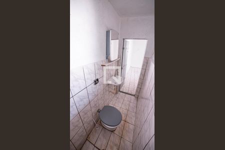Banheiro de casa para alugar com 1 quarto, 32m² em Vila das Merces, São Paulo