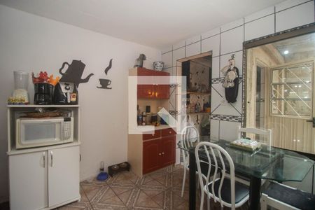 Cozinha e Área de Serviço de casa para alugar com 2 quartos, 80m² em Costa E Silva, Porto Alegre