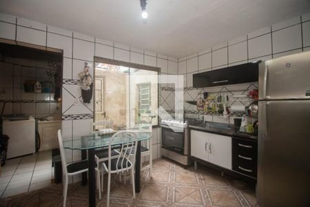 Cozinha e Área de Serviço de casa para alugar com 2 quartos, 80m² em Costa E Silva, Porto Alegre