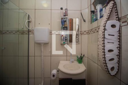Banheiro de casa para alugar com 2 quartos, 80m² em Costa E Silva, Porto Alegre