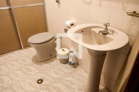 Casa à venda com 312m², 4 quartos e 5 vagas Casa à venda com 312m², 4 quartos e 5 vagasBanheiro