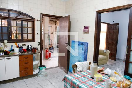 Casa à venda com 312m², 4 quartos e 5 vagas Casa à venda com 312m², 4 quartos e 5 vagasCozinha