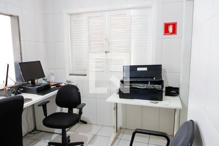 Casa à venda com 312m², 4 quartos e 5 vagas Casa à venda com 312m², 4 quartos e 5 vagasEscritório/ Quarto 4