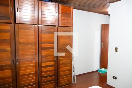 Casa à venda com 312m², 4 quartos e 5 vagas Casa à venda com 312m², 4 quartos e 5 vagasQuarto 2